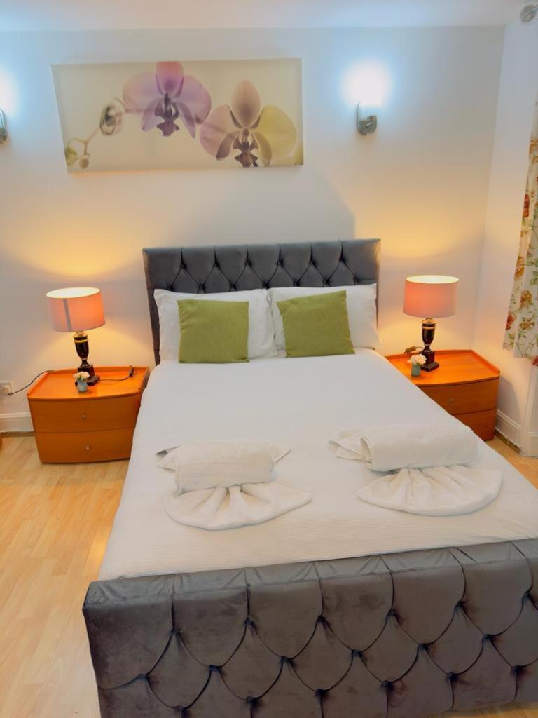 Bright Budget Studio Apartment In Central Londres Extérieur photo
